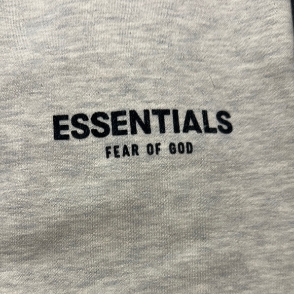 Fear of God Essentials Off-White sweats - Picture 5 of 6